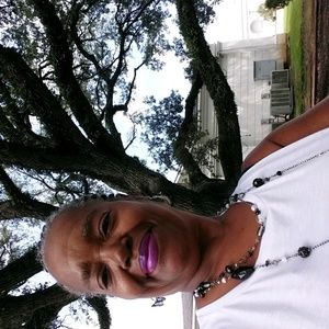 Meet your Posher, Phyllis